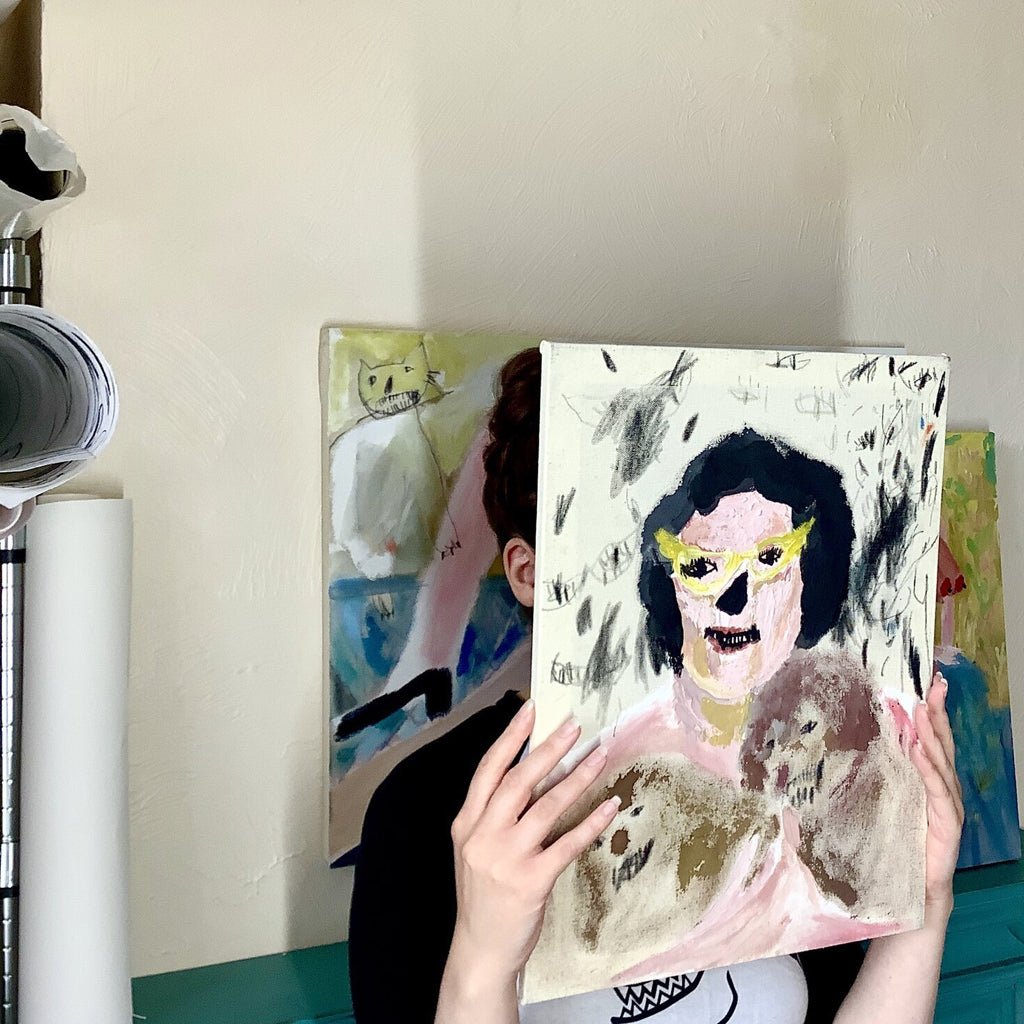 Tracey Slater – Vintage glasses and puppies - SPLISH