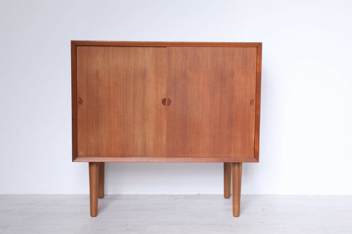 Poul Cadovius Royal Skænk i Teak med Brugsspor